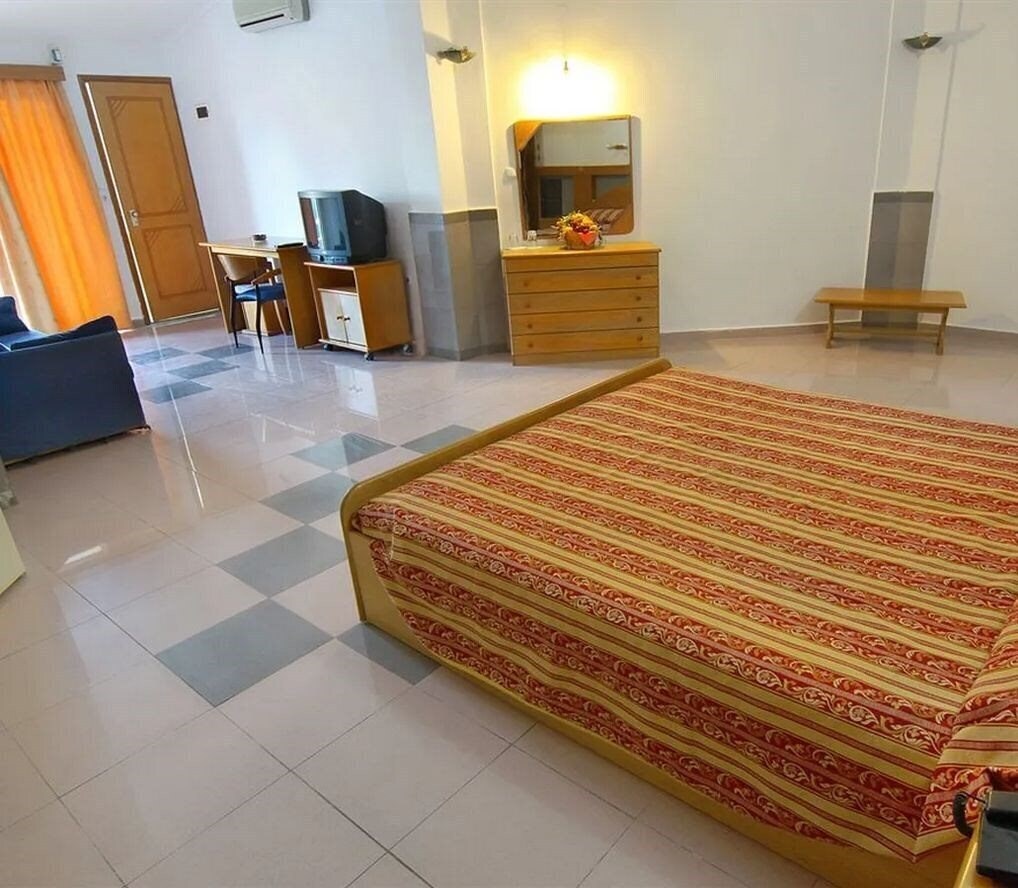 Территория Ilyssion Hotel 4*